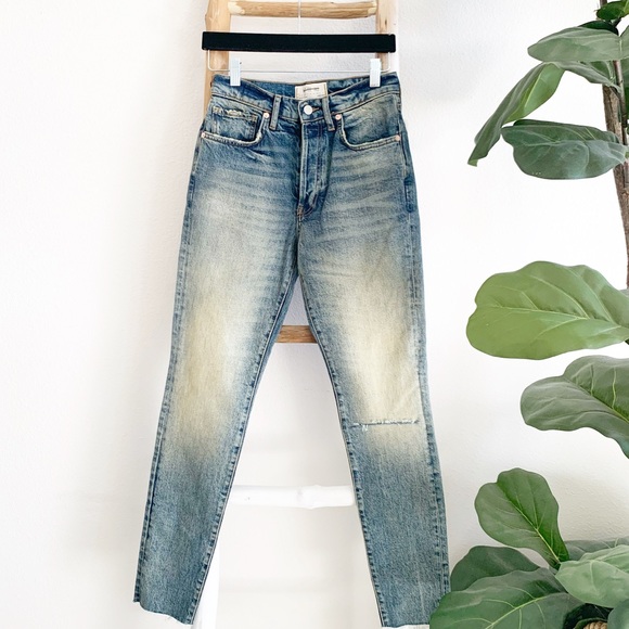 Free People Vintage Washed High Rise Distressed Denim Jeans with Frayed Hem NWT - Picture 1 of 7
